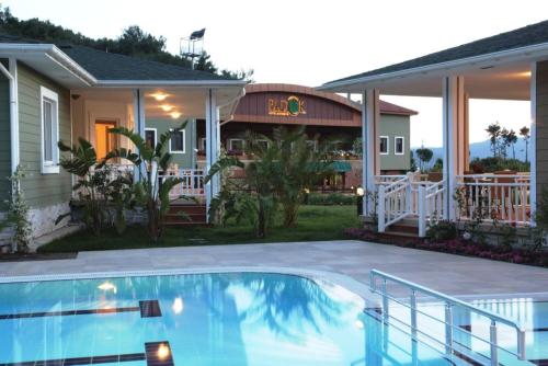 Bassein, Padok Premium Hotel Stables in Akyaka