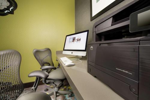 Hilton Garden Inn College Station - image 14