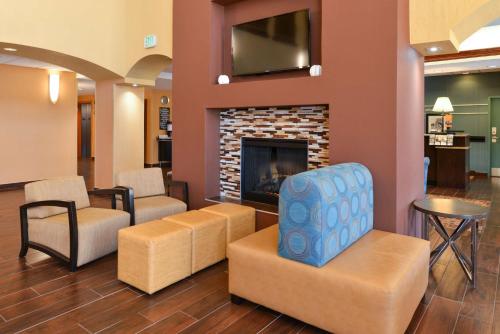 Hampton Inn & Suites Albuquerque-Coors Road - image 8