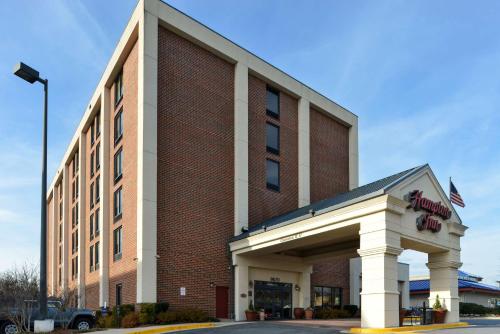 Hampton Inn College Park - image 8