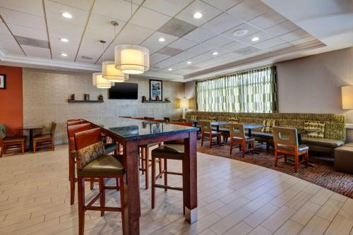 Hampton Inn College Park