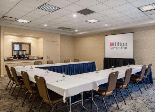 Hilton Garden Inn Cleveland/Twinsburg - image 2
