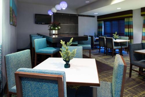 Hampton Inn Glenwood Springs - image 9