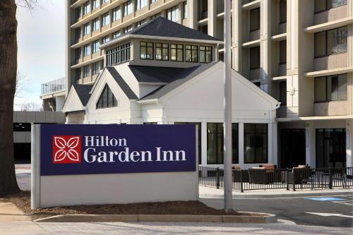 Hilton Garden Inn Reagan National Airport