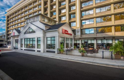 . Hilton Garden Inn Reagan National Airport