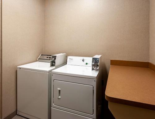 Hampton Inn & Suites Texarkana - image 7