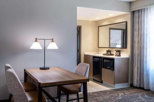 Embassy Suites by Hilton Albuquerque Room Type - Queen Corner Suite with Two Queen Beds