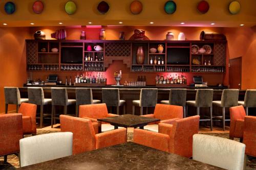 Embassy Suites by Hilton Albuquerque - image 14