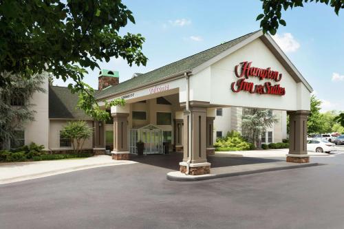 . Hampton Inn and Suites Springdale