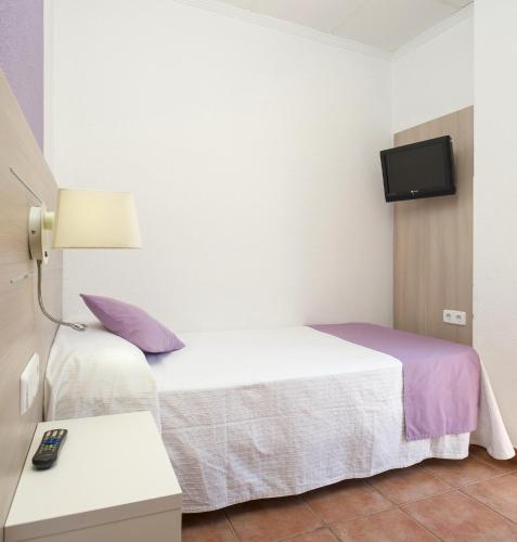 Hostal Adelino - image 13