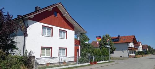 Exterior view, Gastehaus Grenzenlos in Atting