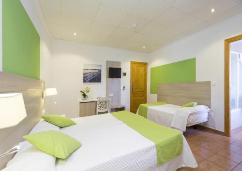 Hostal Adelino - image 12