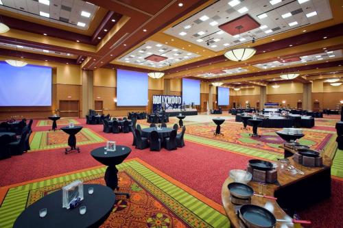Meeting room / ballrooms, Embassy Suites East Peoria Hotel & Riverfront Co in East Peoria (IL)