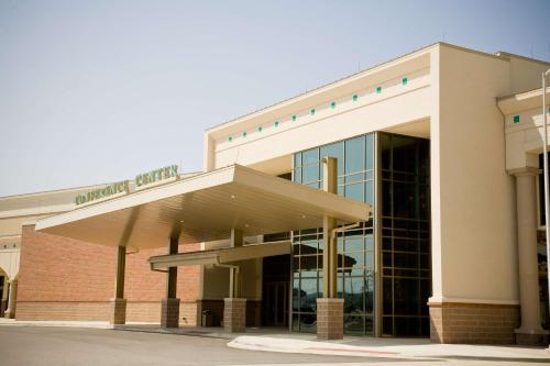 Embassy Suites East Peoria Hotel and Riverfront Conference Center - image 9