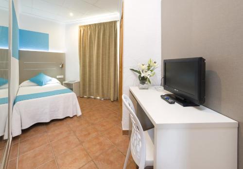 Hostal Adelino