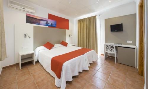 Hostal Adelino - image 11