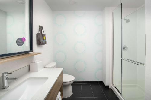 King Room image 5