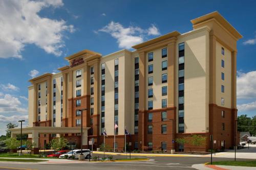 Hampton Inn & Suites Falls Church