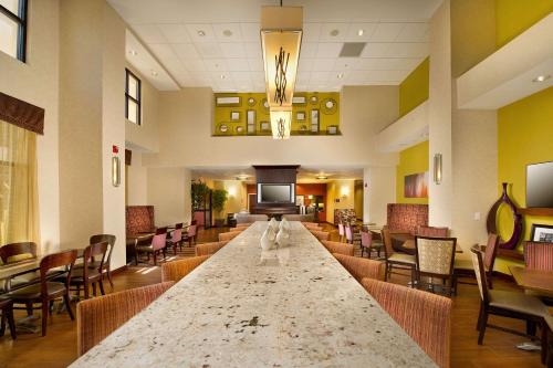 Hampton Inn and Suites San Antonio Airport in San Antonio, USA