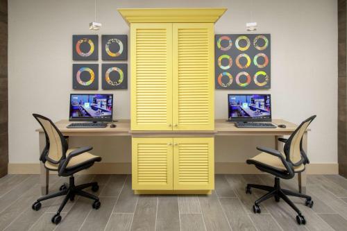 Home2 Suites By Hilton Edison - image 6