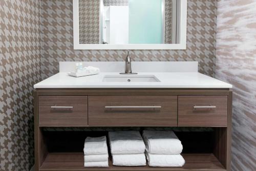Home2 Suites By Hilton Orlando Near UCF - image 11