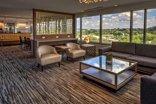 Hilton Franklin Cool Springs - image 13
