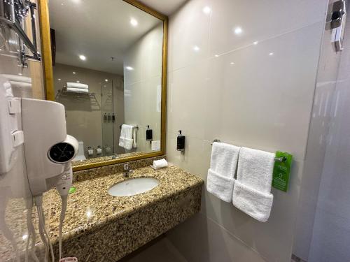 484367460 La Quinta by Wyndham Quito
