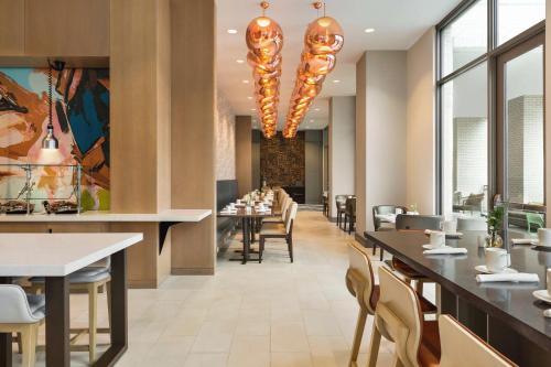 Hilton Garden Inn Nashville West End Avenue - image 2