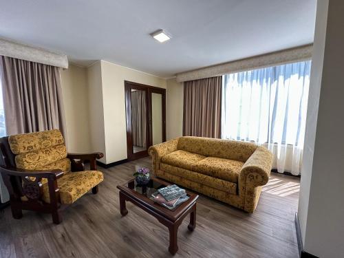 484368088 La Quinta by Wyndham Quito