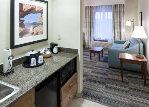 Hampton Inn By Hilton & Suites Colorado Springs/I-25 South