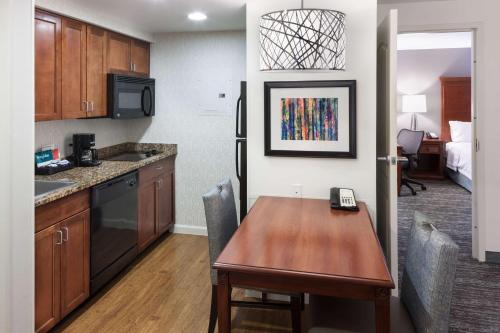 2 bedrooms, 4 beds