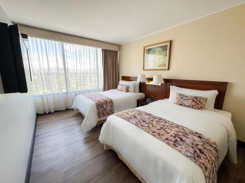 484368494 La Quinta by Wyndham Quito