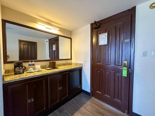 484368529 La Quinta by Wyndham Quito