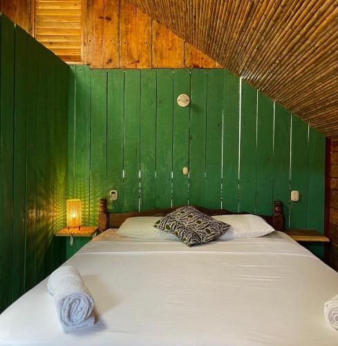 1 double bed, 1 twin bed