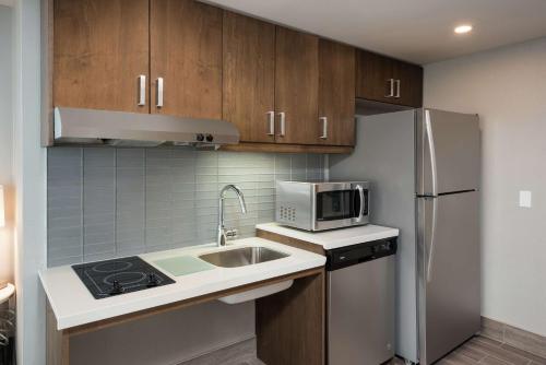 Homewood Suites By Hilton Ottawa Downtown