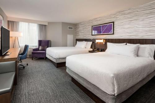 Queen Room with Two Queen Beds image 3