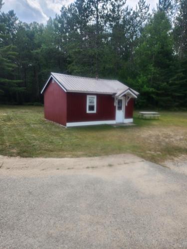 cabin 1 - Manistique