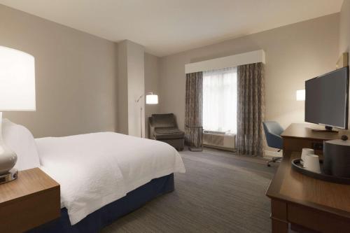 Hampton Inn & Suites Nashville-Downtown