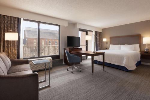 Hampton Inn & Suites Nashville-Downtown