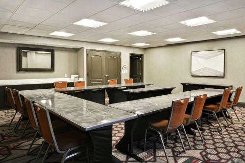 Hampton Inn & Suites Columbus-Easton Area - image 13