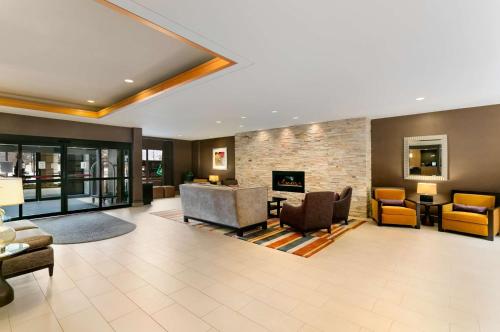 Embassy Suites by Hilton Chicago North Shore Deerfield in Deerfield, USA