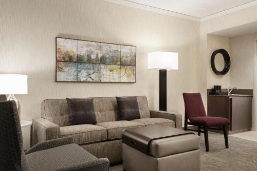 1 king bed, 1 sofa bed