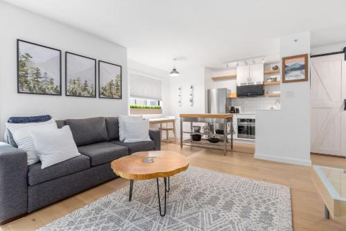 One-Bedroom Apartment image 4