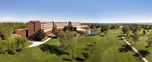 The Inverness Denver, a Hilton Golf & Spa Resort in Englewood, USA