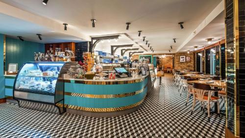 ห้องอาหาร, The Kingsley Bloomfield Hills - a DoubleTree by Hilton in บลูมฟิลด์ฮิลล์