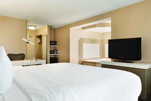 Hilton Garden Inn Niagara-on-the-Lake Hilton Garden Inn Niagara-on-the-Lake
