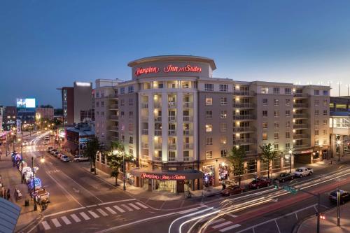 Hampton Inn & Suites Memphis-Beale Street