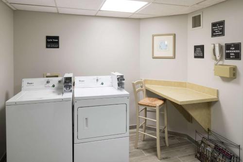 孟菲斯-贝亚勒街汉普顿套房酒店