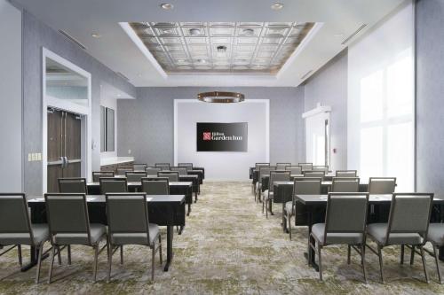 Hilton Garden Inn Memphis Downtown - image 2