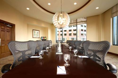 Hilton Garden Inn Baltimore Inner Harbor - image 14